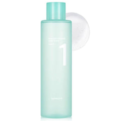 Textura agua ligera de Numbuzin No.1 Toner, sensación fresca al aplicar.
