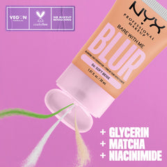 NYX Bare With Me Blur Tint ofrece acabado mate y cobertura media para un rostro uniforme.