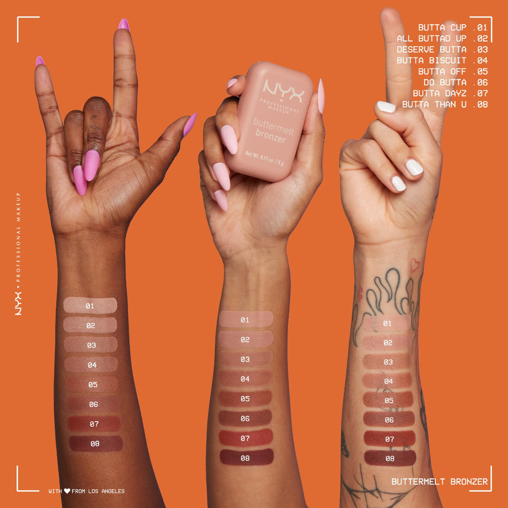 NYX Buttermelt Bronzer contiene manteca de almendra para nutrición ligera