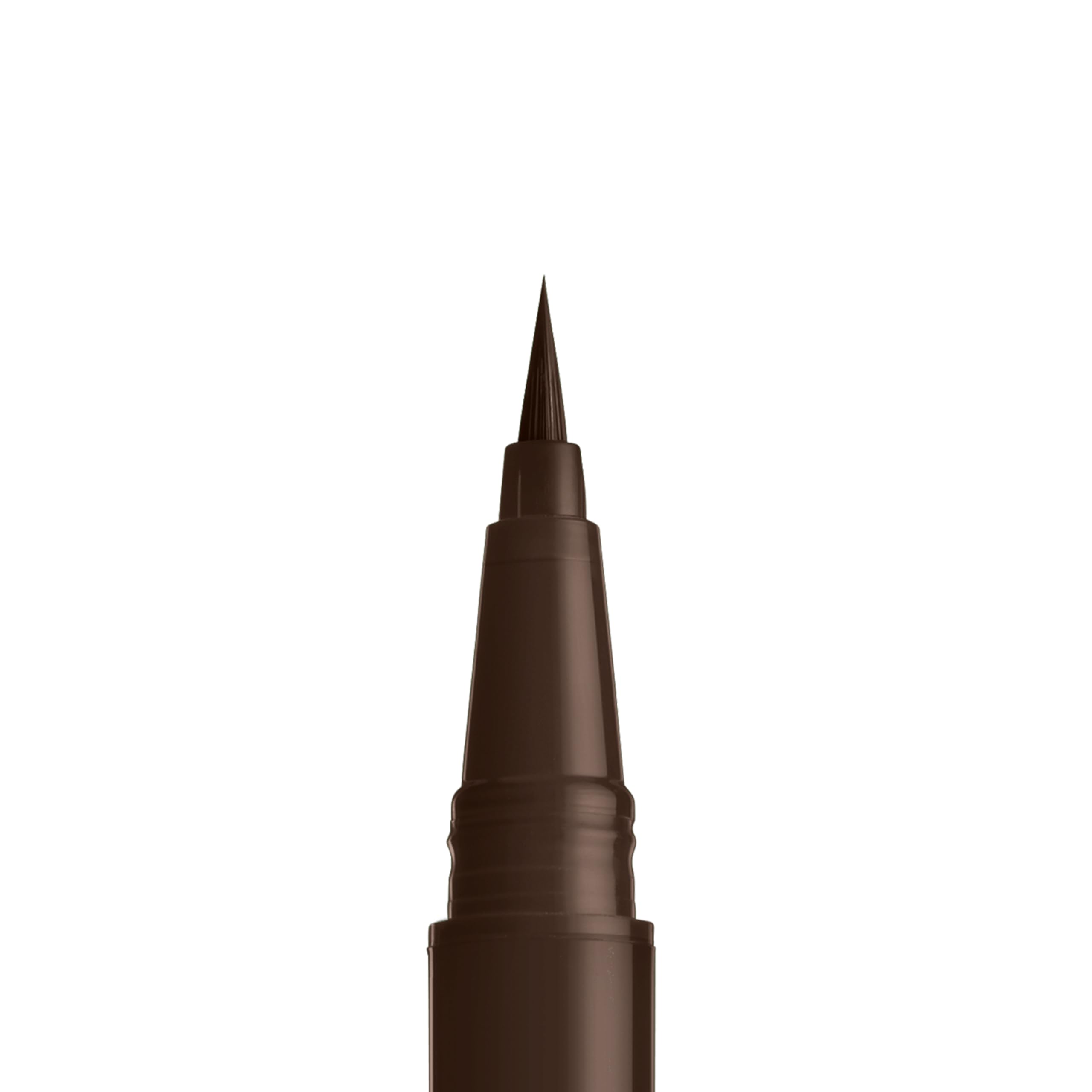 NYX Epic Ink Liner look cat-eye con precisión.