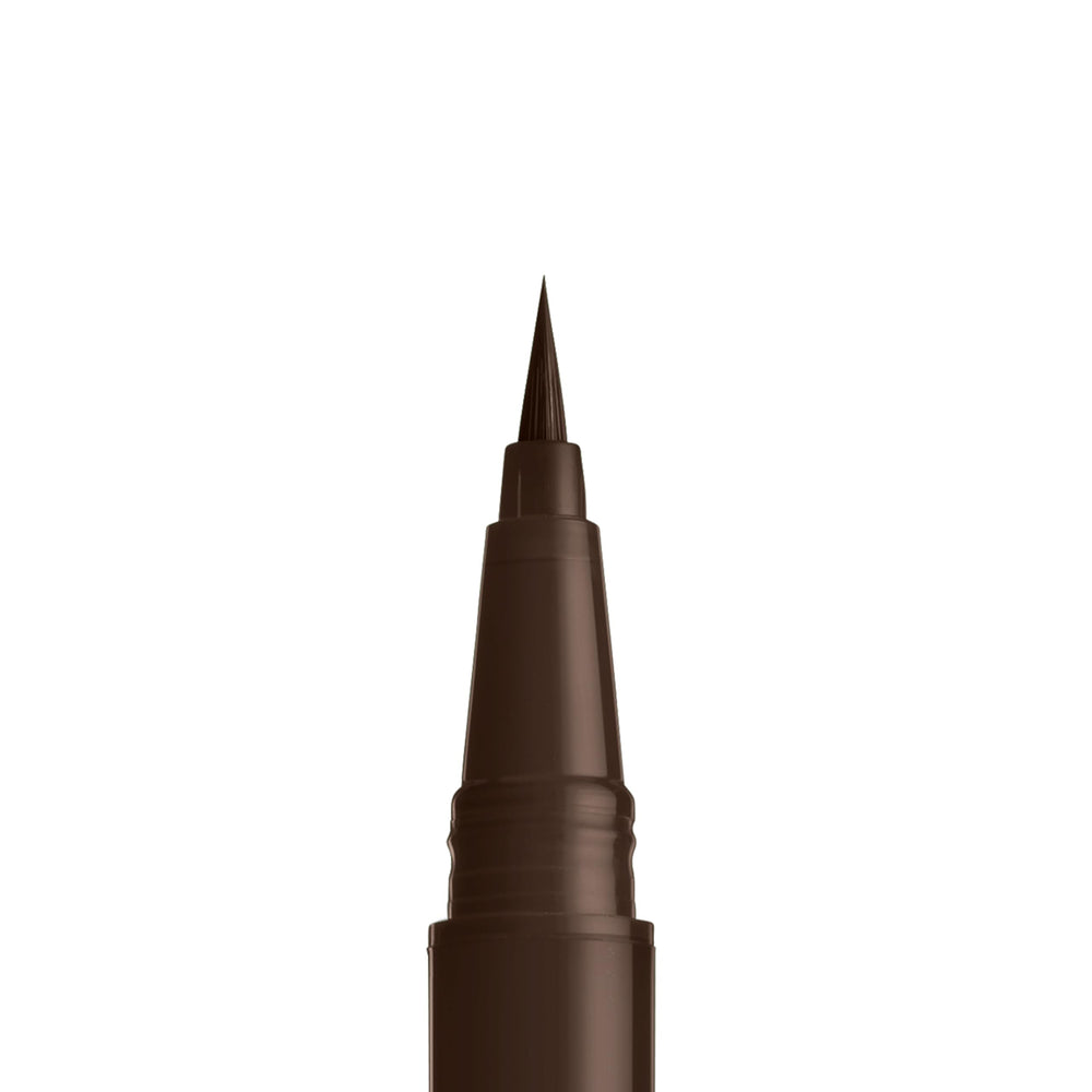 NYX Epic Ink Liner look cat-eye con precisión.