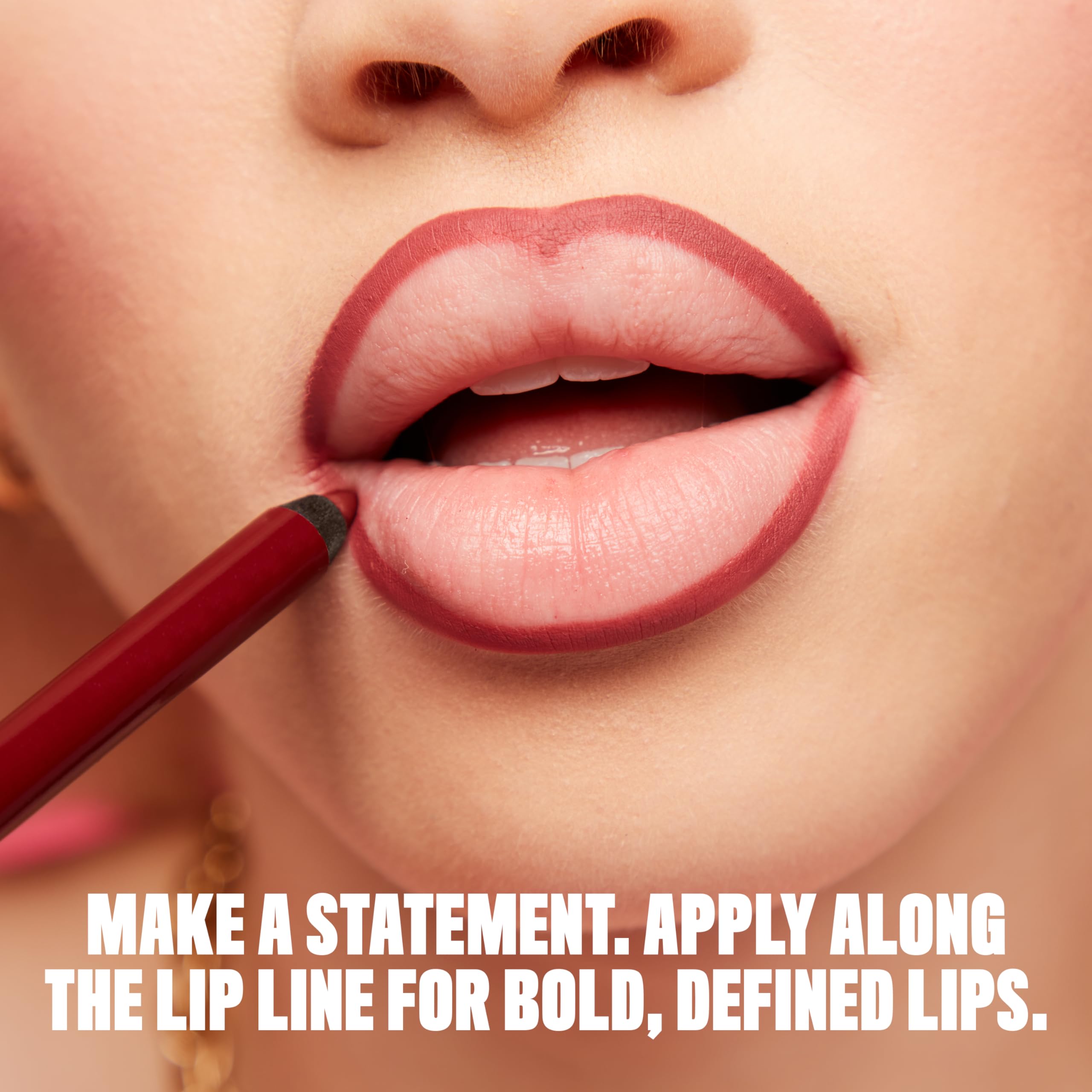 NYX Line Loud Lip Liner: aplicación precisa para definir labios sin esfuerzo.