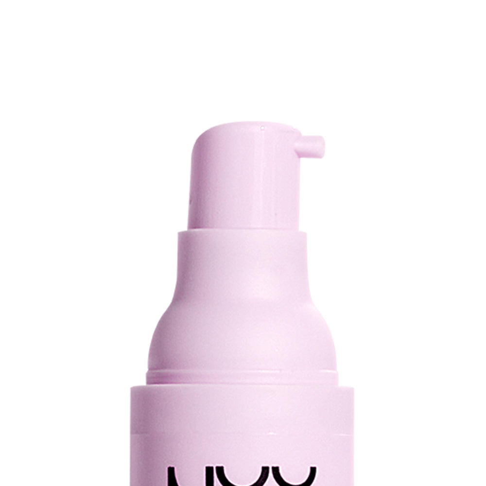 NYX Marshmellow Primer mejora la adherencia de la base para un resultado pulido.