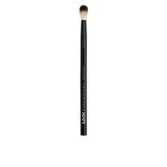 NYX Pro Blending Brush close-up bristles for seamless crease blending.