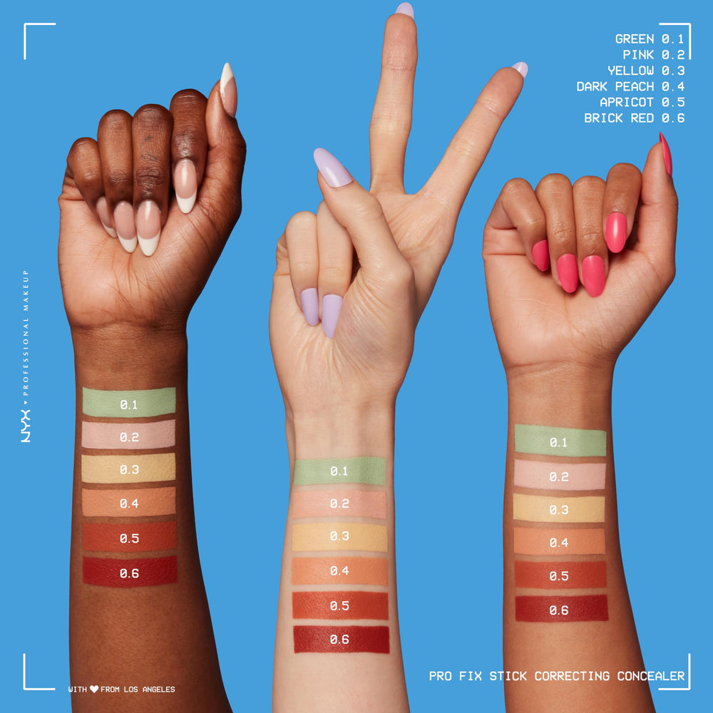 NYX Pro Fix Corrector en barra rojo ladrillo corrige decoloraciones profundas en pieles ricas.
