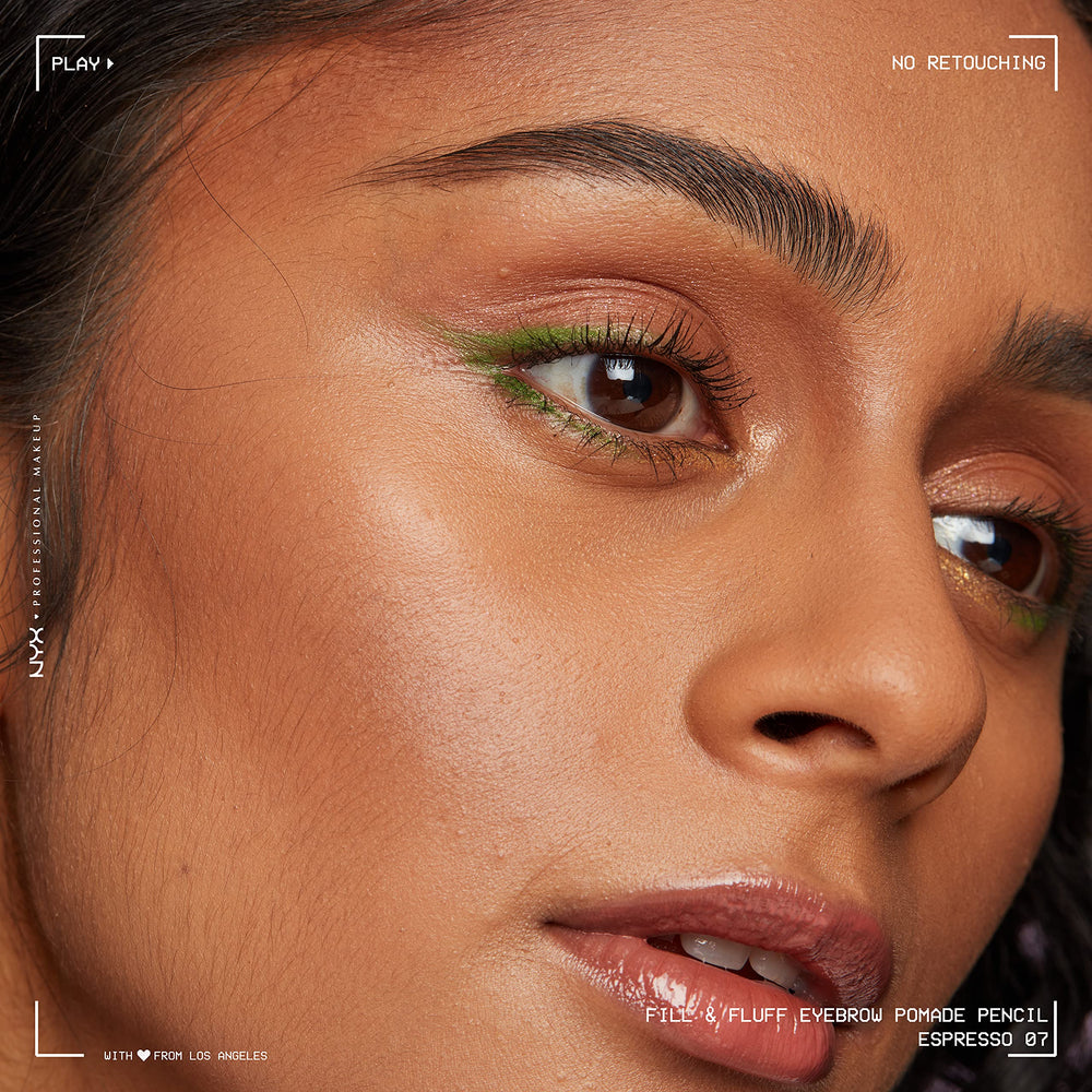 NYX Fill & Fluff: acabado mate y pigmentado con textura suave.