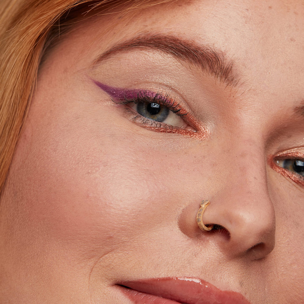 NYX Fill & Fluff Eyebrow Pomade Pencil blendable waxy texture enhances control