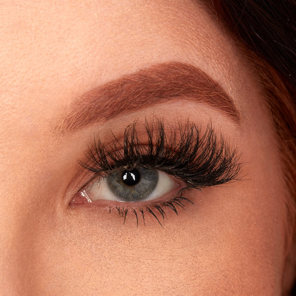 NYX Fill & Fluff Eyebrow Pomade Pencil coats brows with pigmented color