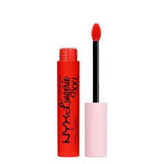 NYX PROFESSIONAL MAKEUP Labial líquido On Fuego, frontal con tono rojo intenso y duración.