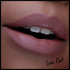 NYX Lip Lingerie XXL, tono marrón cálido para un look natural.