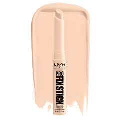 NYX Pro Fix Stick Correcting Concealer, empaque compacto para retoques en la piel.