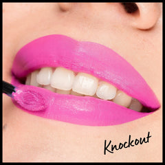 Textura mate sin transferencia del labial para una sonrisa definida.