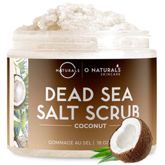 O Naturals Exfoliante, botella vertida, demostrando exfoliación suave y agradable para la piel