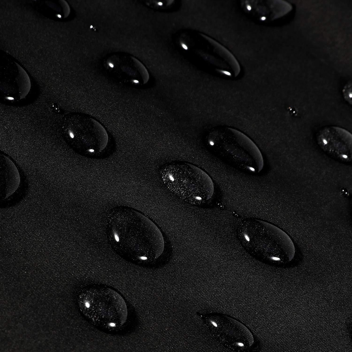 Oak Leaf cape fabric is water-resistant and antistatic for cleaner clothes.