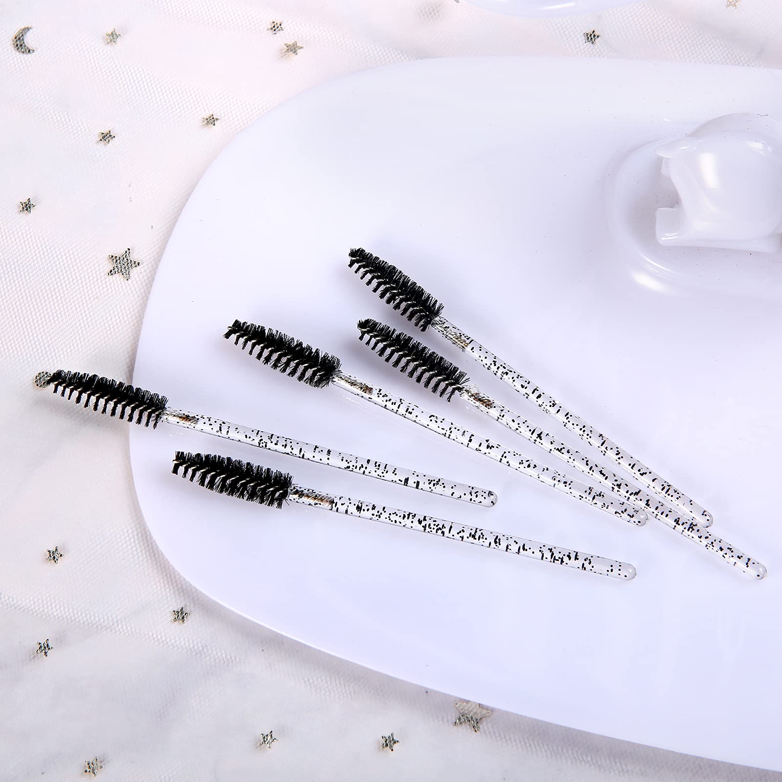 Ideal for travel or salon kits to reduce clumping.