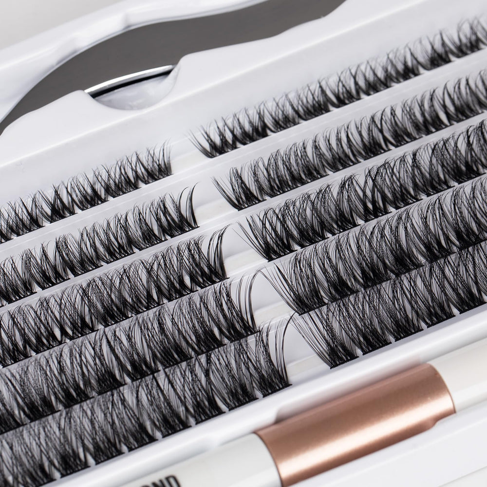 Ocean Pearl thin-band wide-stem lashes blend naturally with your own