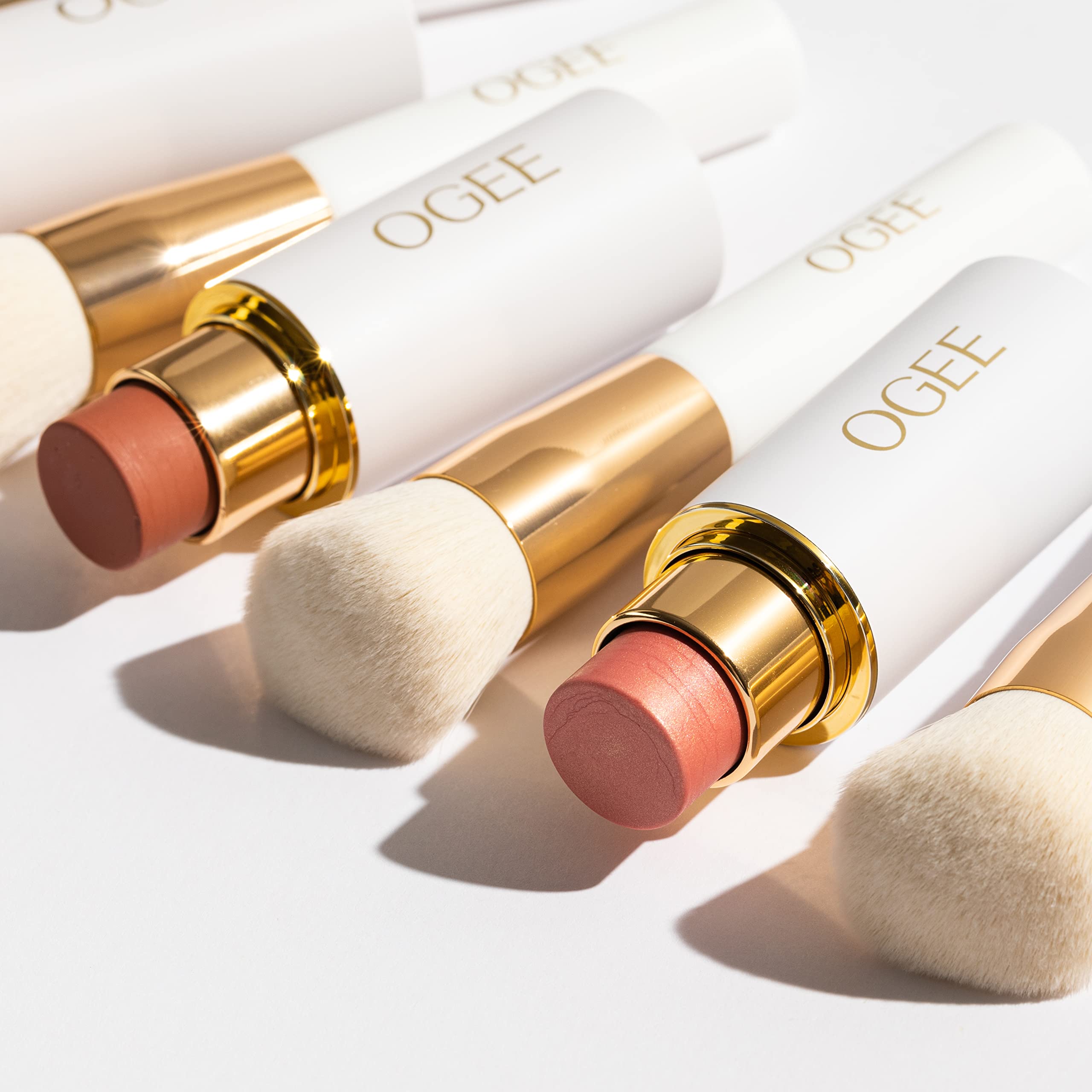 Ogee professional-use brush suited for studio and home applications.