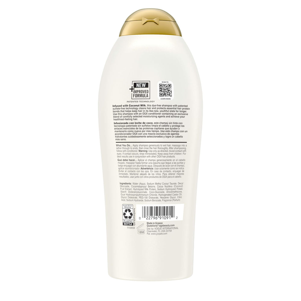OGX Nourishing Coconut Milk Shampoo limpia suavemente en un lavado.
