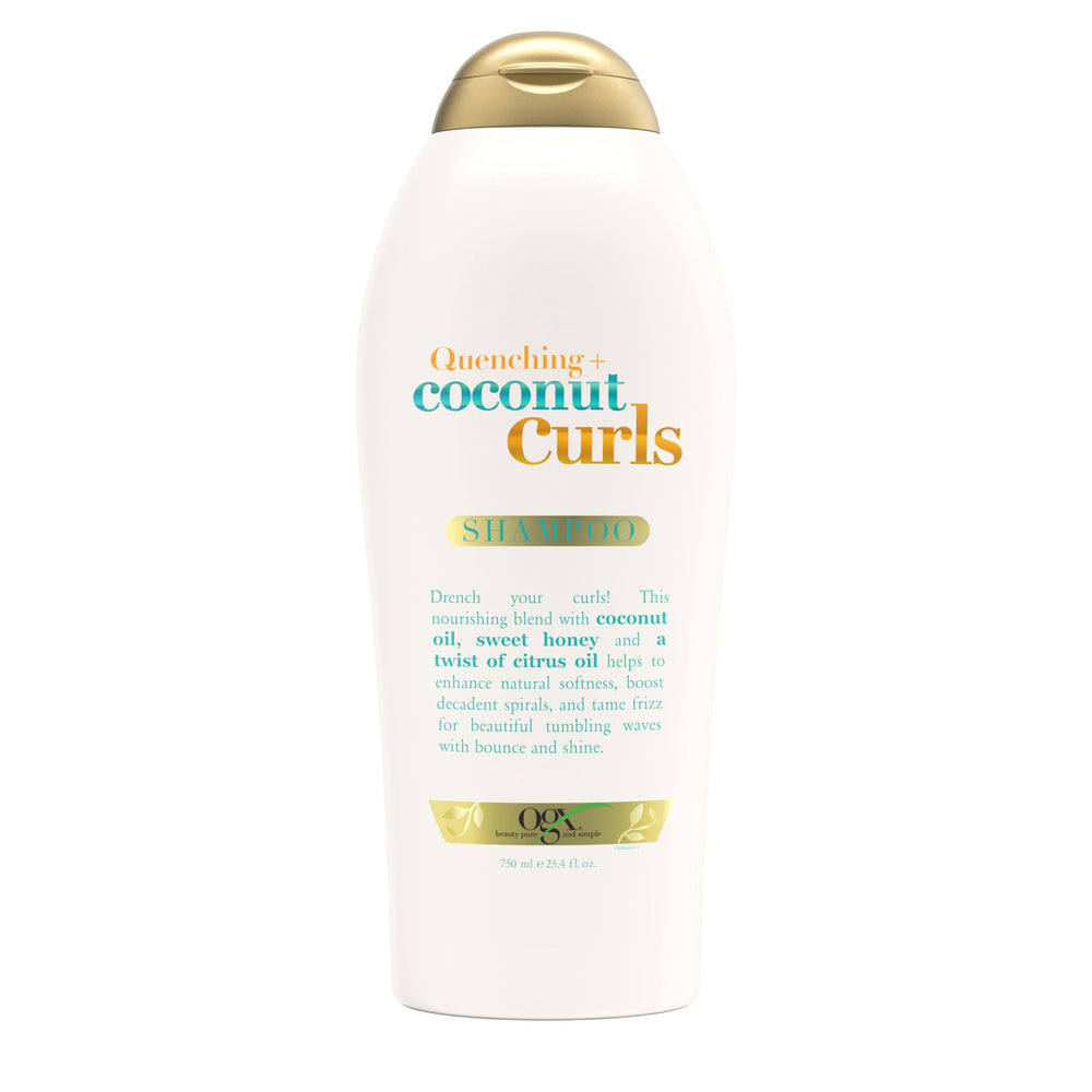 OGX Quenching + Coconut Curls vertido de la botella para una aplicación suave.