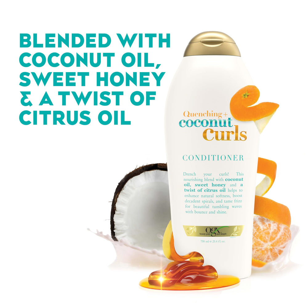 Cabello mojado con OGX Quenching + Coconut Curls mostrando brillo suave.