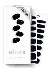 Conjunto de ohora Onyx con pegatinas para uñas, ideal para un acabado de salón en casa.