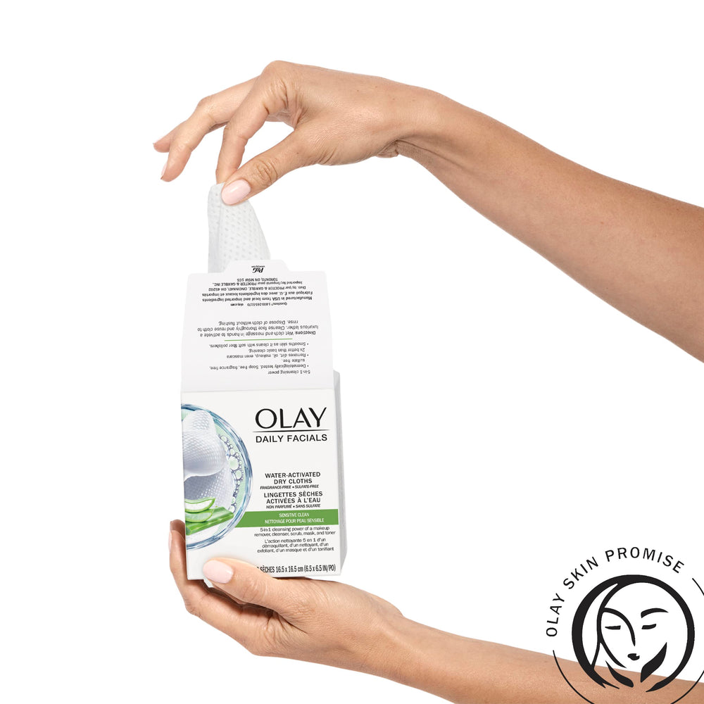 Pañuelo facial Olay sensible en empaque compacto para uso diario.