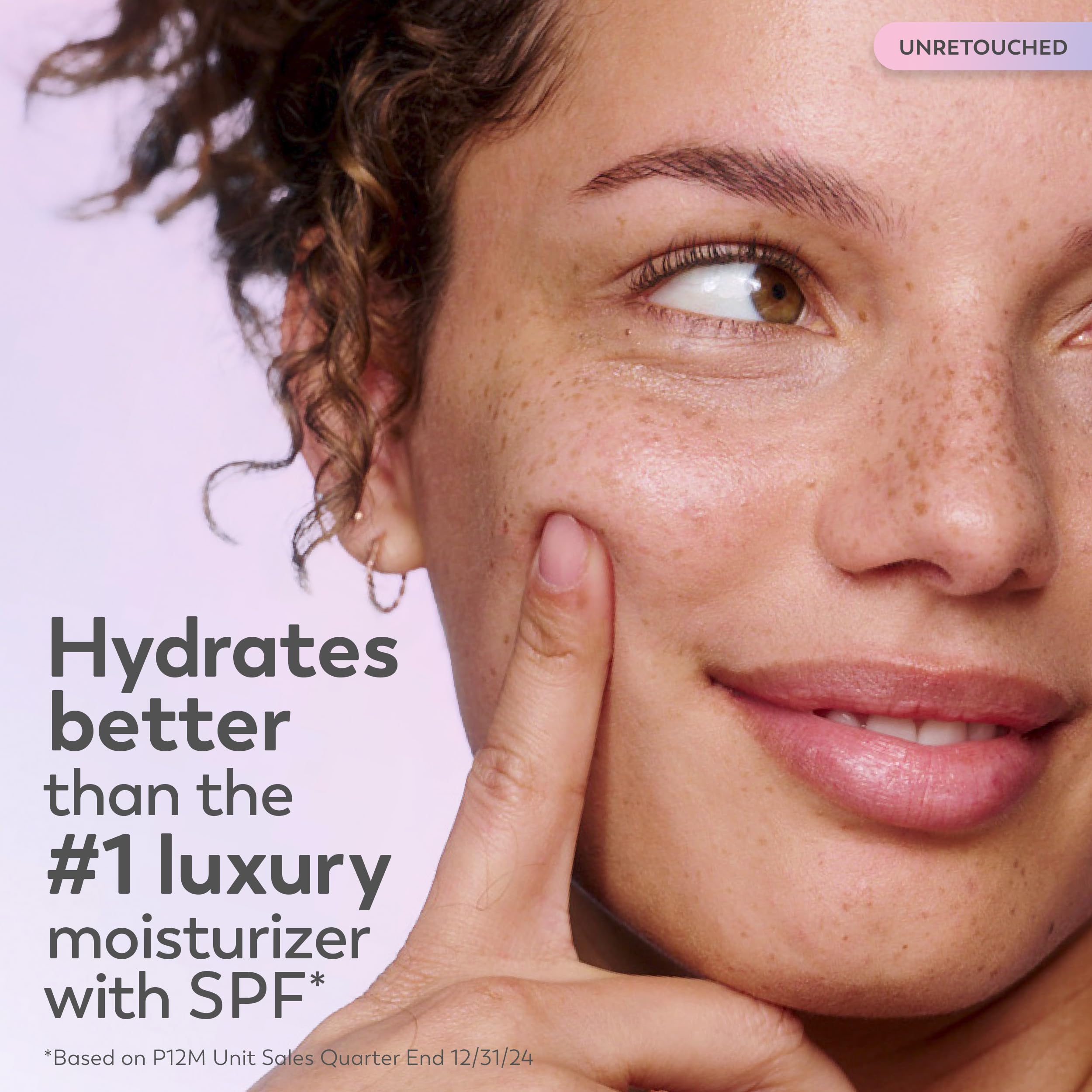 Olay Super Cream SPF 30, brillo radiante para un aspecto natural.