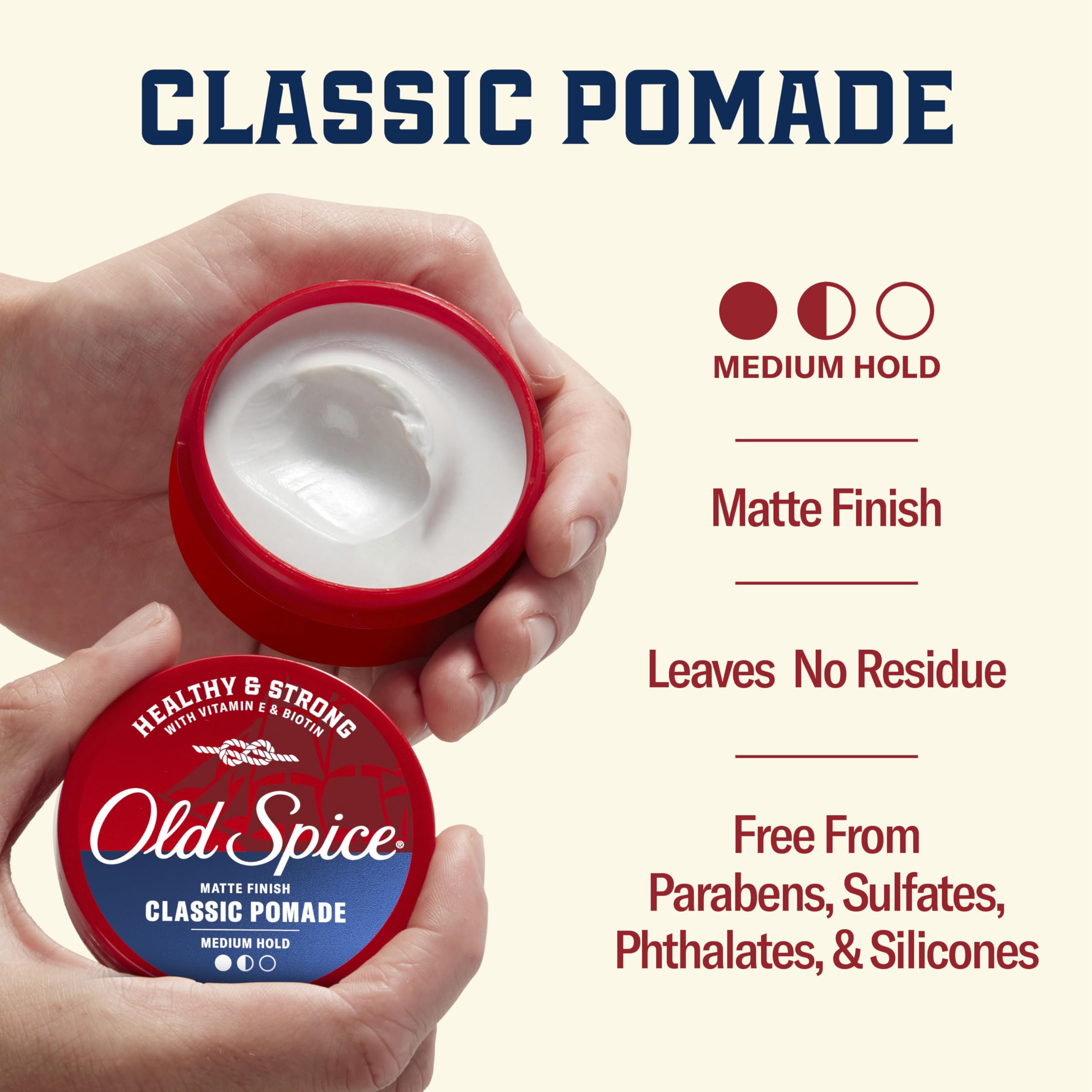 Aplicación manual de la pomada Old Spice para distribución uniforme.