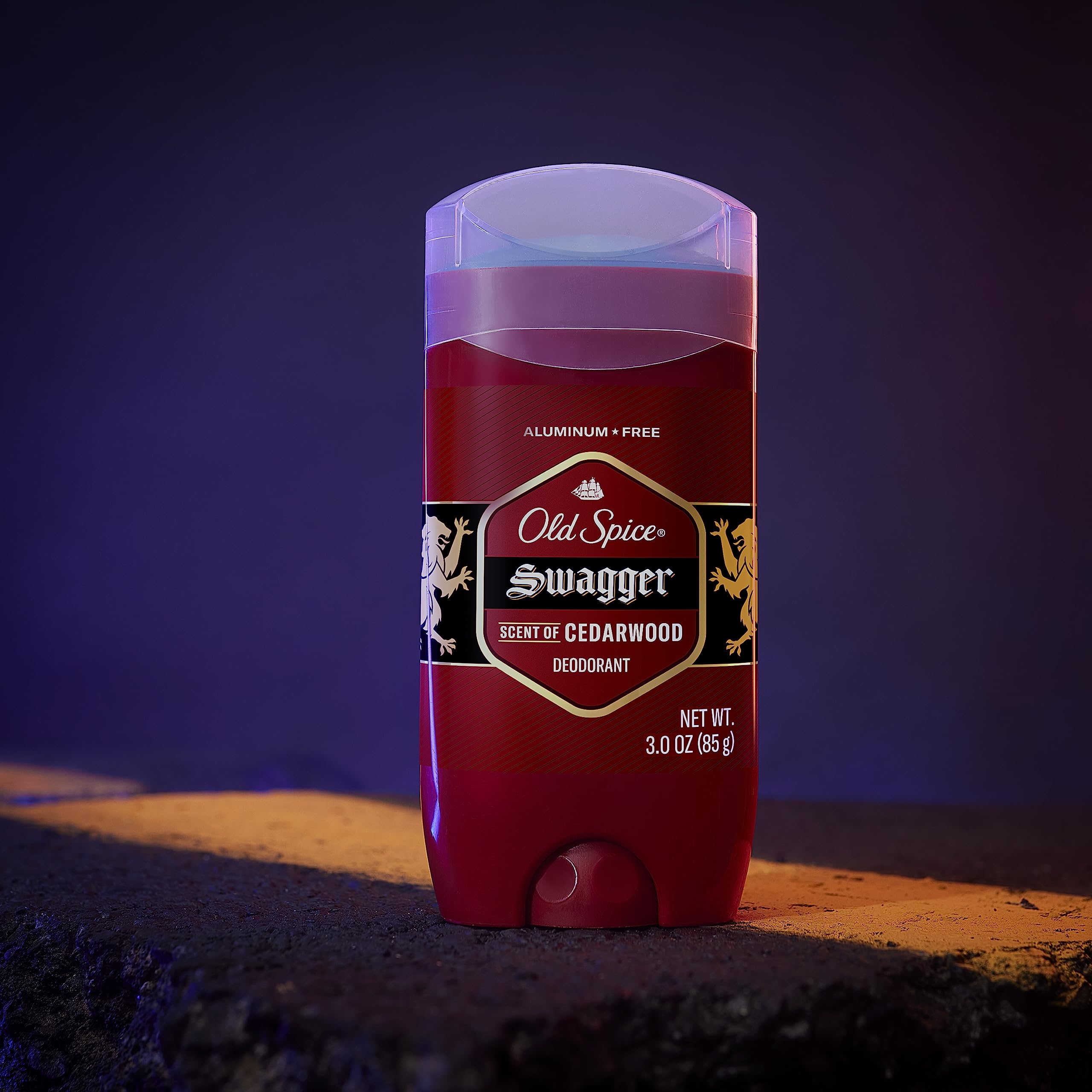 Diseño del envase de Old Spice Swagger, estilo moderno y práctico.