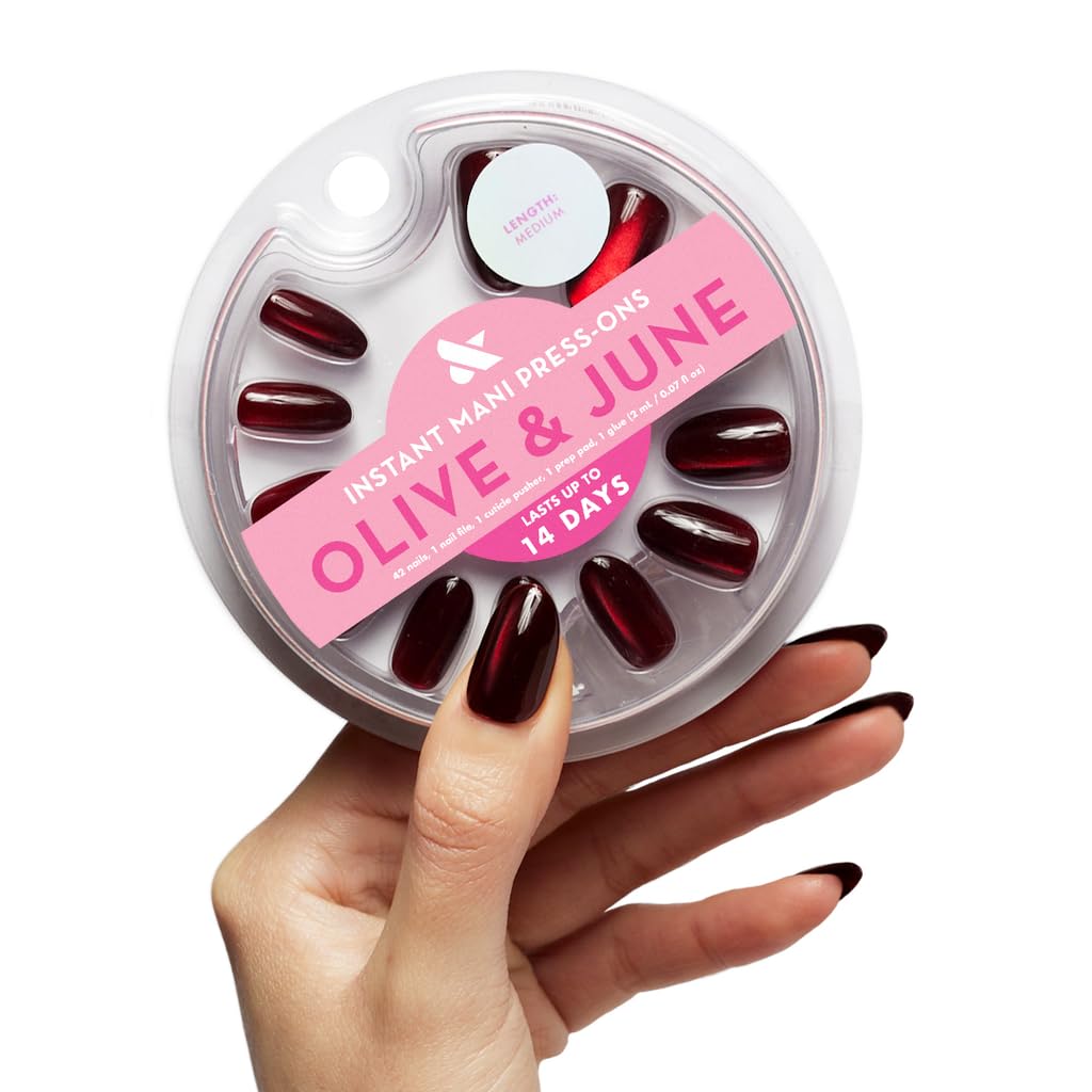 Olive & June Instant Mani packaging shows a realistic salon-quality set.