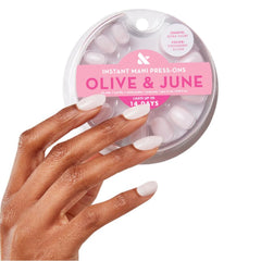 Olive & June Instant Mani fresa-scone, uñas con apariencia realista para uso diario