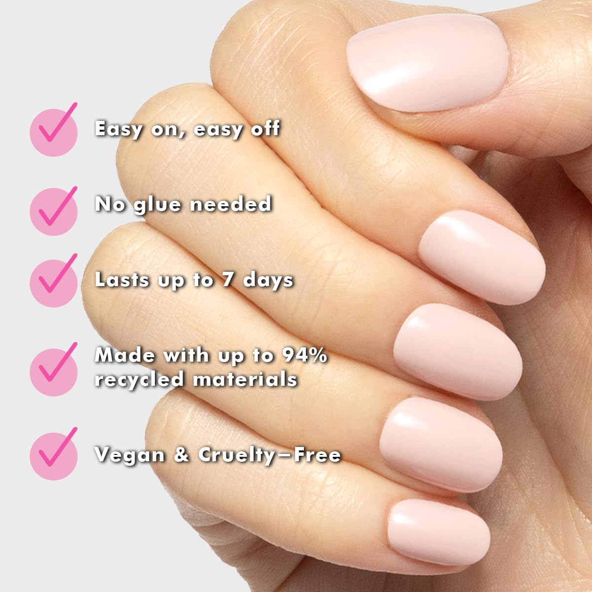 Uñas sin pegamento de Olive & June con aplicación limpia y rápida.