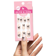 Olive & June Super Stick Mani: uñas postizas con acabado realista y sin pegamento