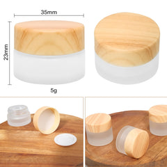 Olutacot leakproof dome lids on glass jars prevent spills during transport.