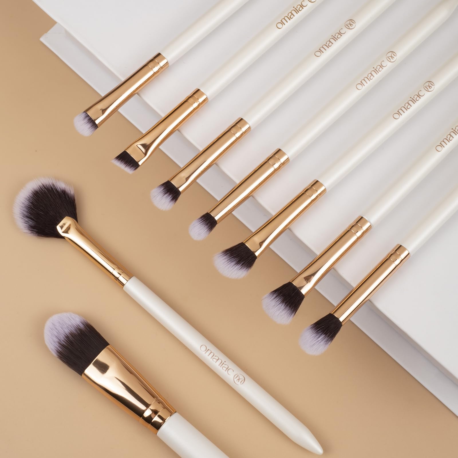 OMANIAC eyebrow/concealer brush helps define brows and conceal imperfections
