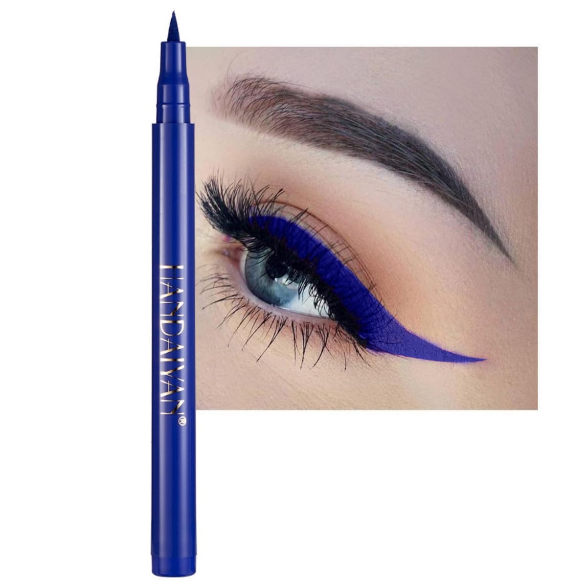 ONarisae delineador líquido impermeable azul oscuro para un delineado duradero.
