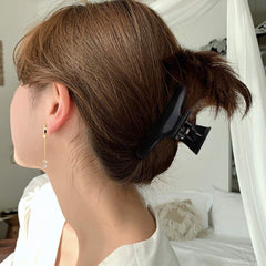 Ondder pro salon hair clips used for styling demonstrating secure hold.