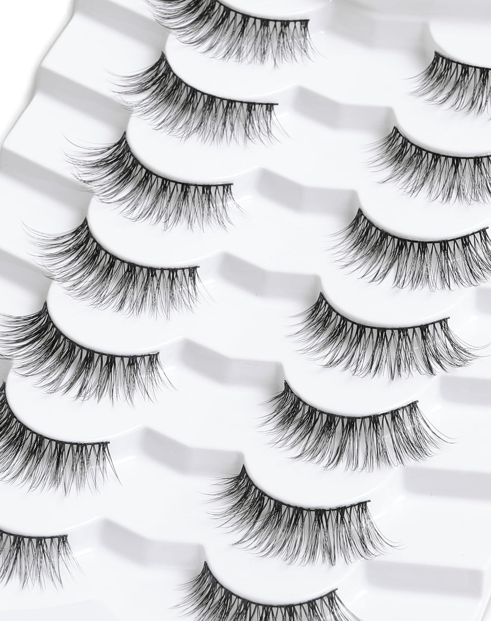 Onlyall everyday-use lashes enhance daily looks with subtle natural definition.
