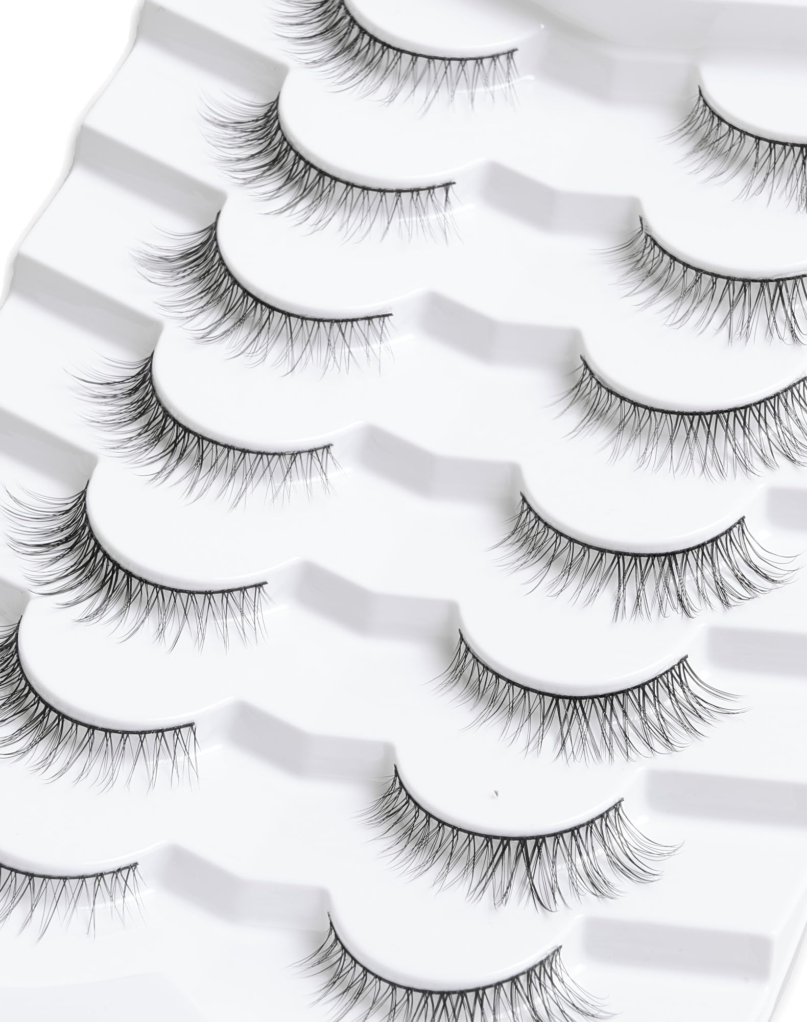 Onlyall Natural Lashes almond-shaped fit suitable for many eye shapes.