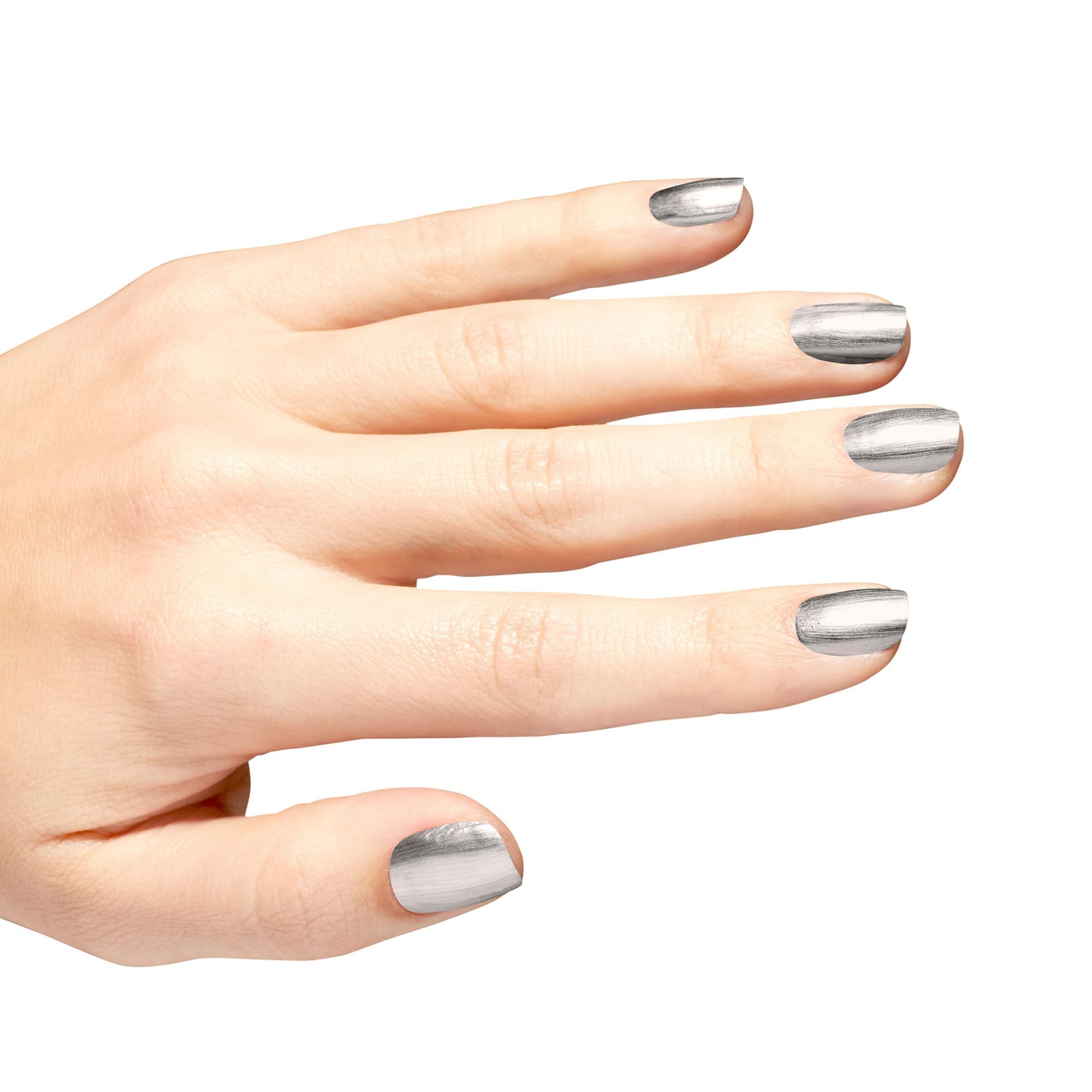 OPI Chrome Clawz dura hasta 7 días con el sistema de 3 pasos.