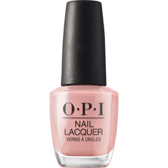 OPI Dulce de Leche: tono marrón oscuro cremoso con cobertura uniforme