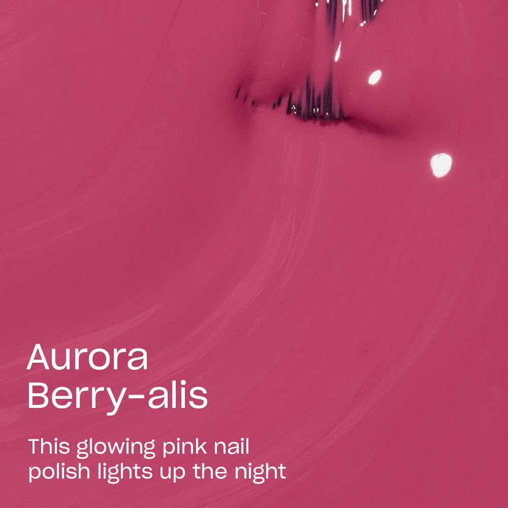 OPI Aurora Berry-alis, aplicación suave para cobertura uniforme sin rayas.