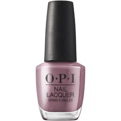 OPI Claydreaming, esmalte crema marrón oscuro para uñas elegantes.