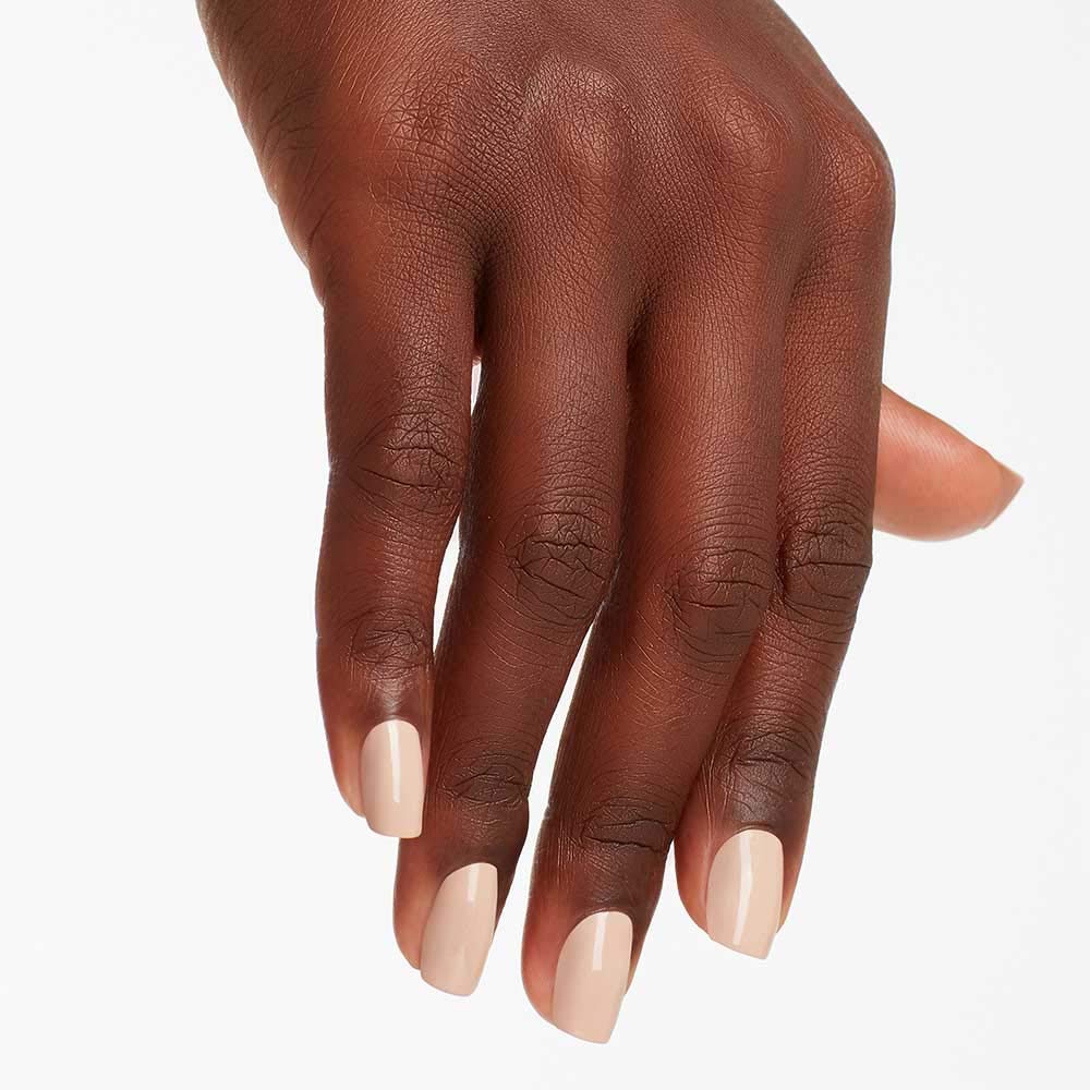 OPI Esmalte Fórmula Original, textura cremosa para cobertura uniforme.