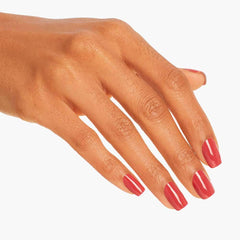 OPI Esmalte de Uñas: muestra tono naranja oscuro para looks audaces.