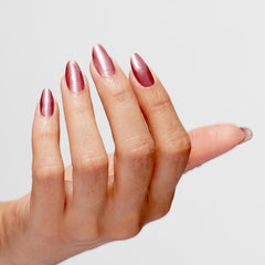 OPI Infinite Shine Chicago Champaign Toast, acabado de alto brillo, aspecto de salón.