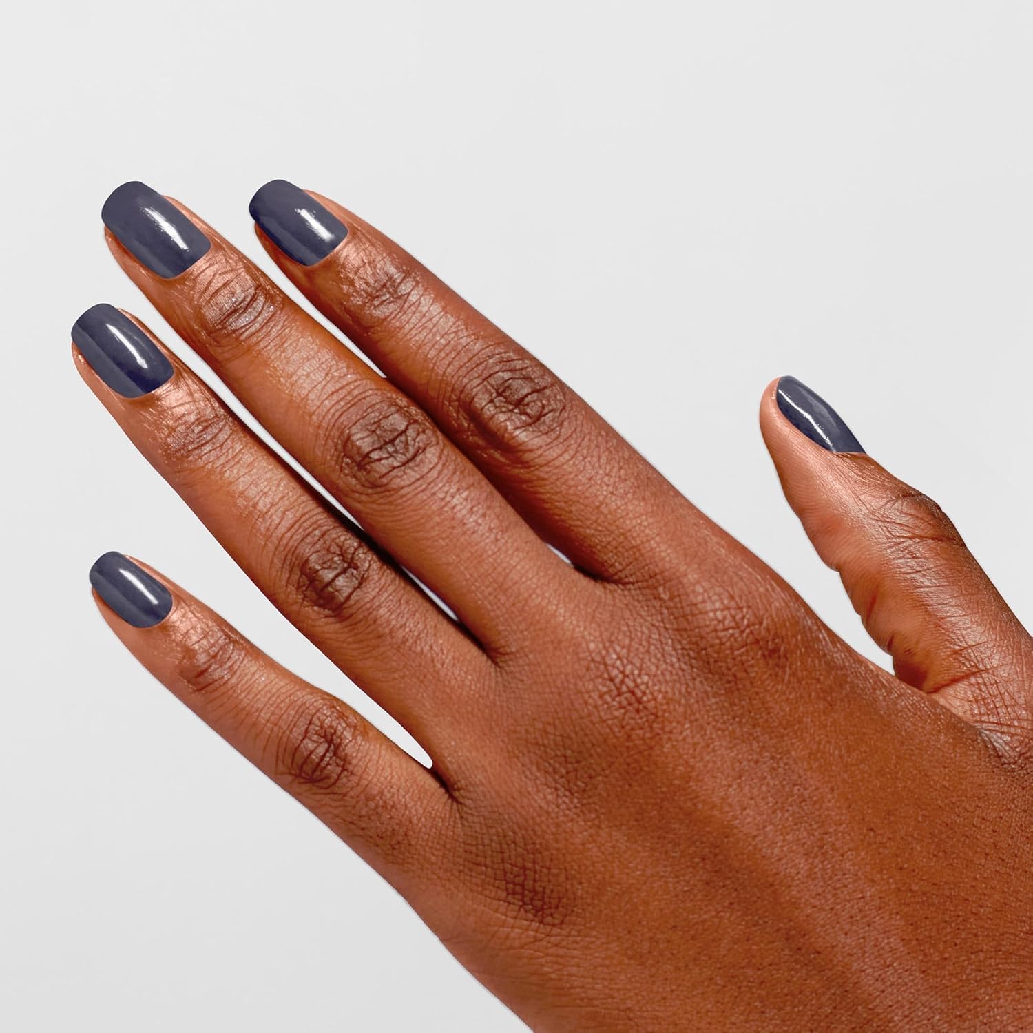 OPI Infinite Shine Less is Norse remoción fácil sin dañar las uñas.