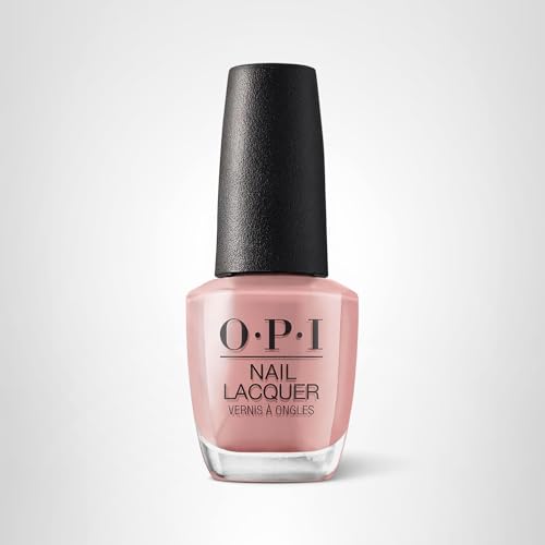 OPI Barefoot en Barcelona, acabado brillante para un estilo pulido.