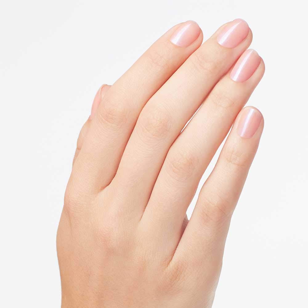 OPI Rosy Future, textura crema para un acabado suave.