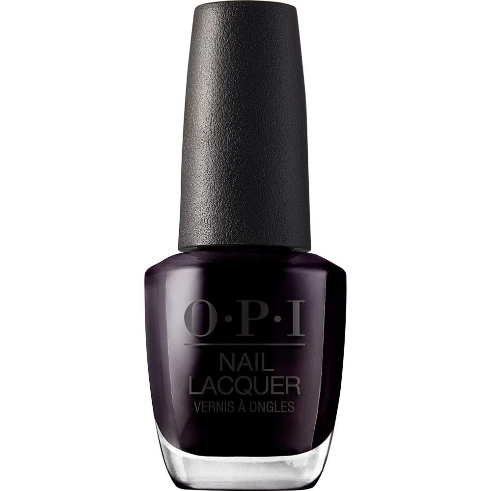OPI Lincoln Park After Dark, tono púrpura profundo para salidas nocturnas con elegancia.